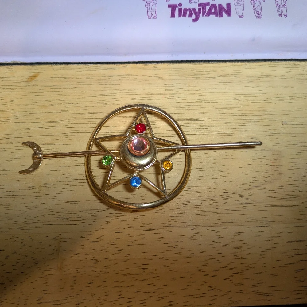 Sailor Moon Hairpin Locket - Picture 1 of 2